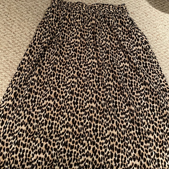 Ann Taylor LOFT Leopard Midi Skirt - Picture 2 of 3